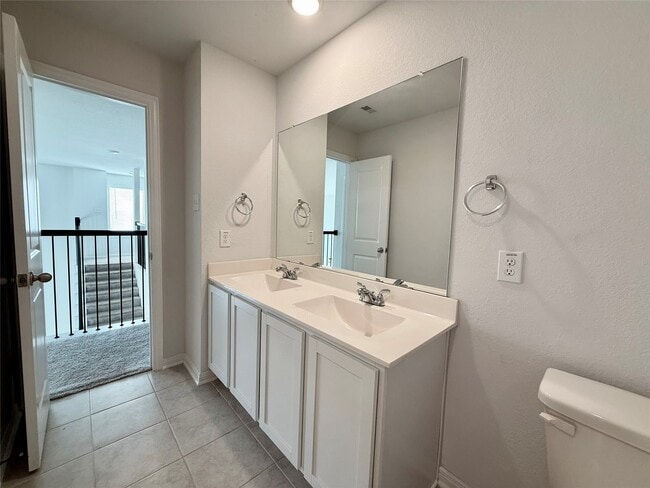 Building Photo - 5002 Winnipeg Blvd