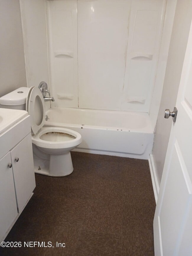 Building Photo - 1358 W 23rd St