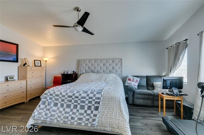 Building Photo - 3816 Hollycroft Dr