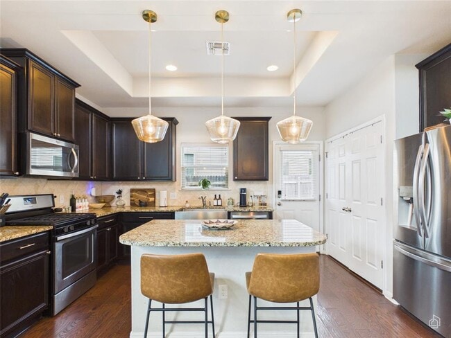 Building Photo - 9310 Tanager Way