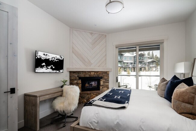 Building Photo - 66 Mountain Loop Rd