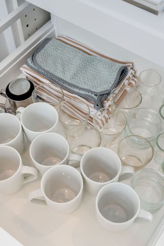 Building Photo - 4613 Dayton Ave N