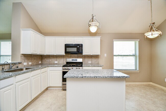Building Photo - 2023 Manchester Crossing Dr