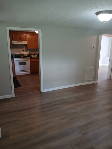 Building Photo - 1417 Sevierville Rd