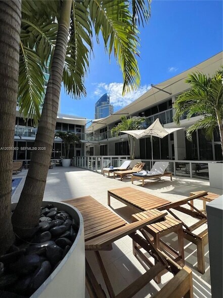 Building Photo - 1100 Biscayne Blvd