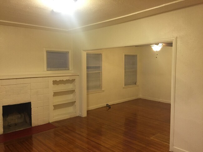 Building Photo - 5440 Trask St