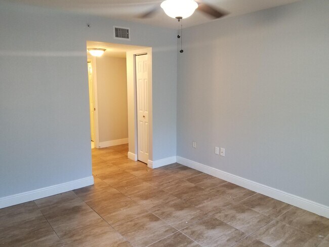 Building Photo - 4240 San Marino Blvd