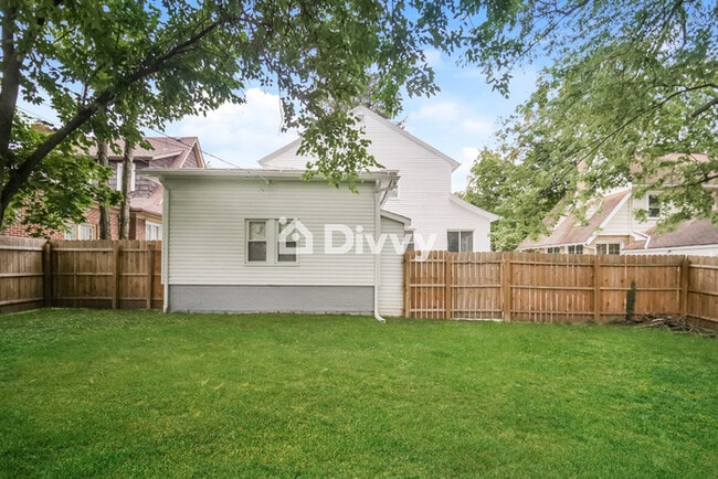 Building Photo - 450 Storer Ave