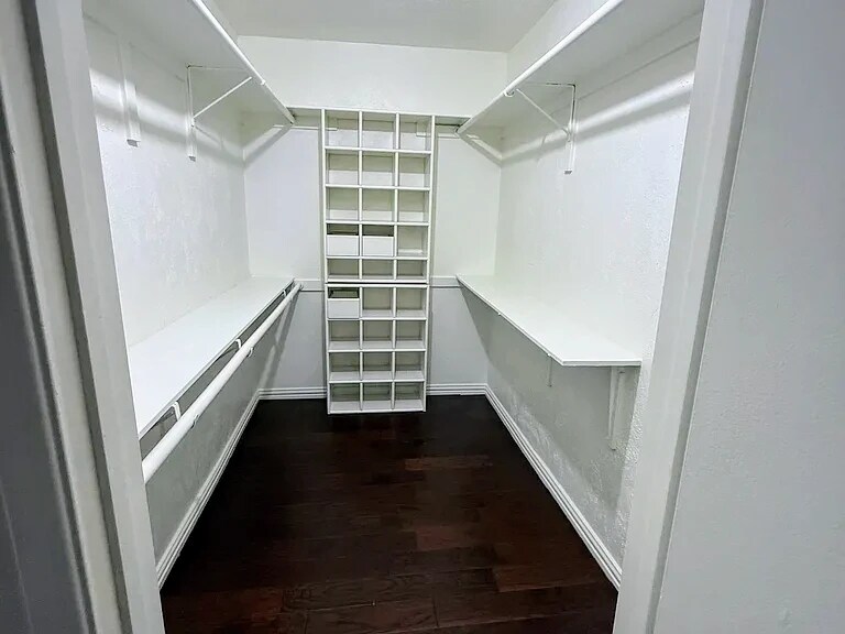 Building Photo - 5024 Middleton Cir