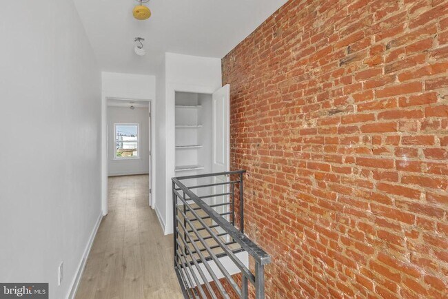 Building Photo - 2313 Frankford Ave