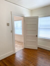 Building Photo - 1 Bedroom in Sellwood