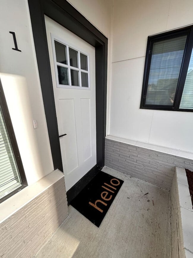 Building Photo - 3505 NE Creston Ave