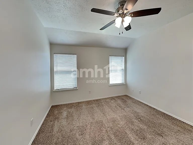 Building Photo - 18475 Sunrise Pines Dr