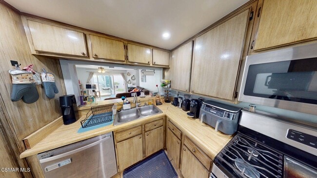 Building Photo - 3075 Kelp Ln