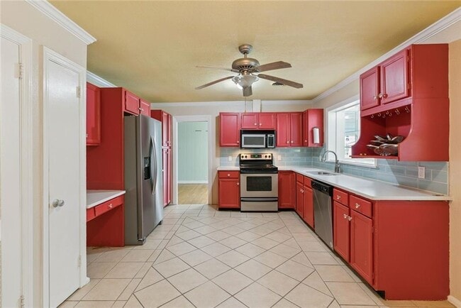 Building Photo - 1407 Sycamore Ave