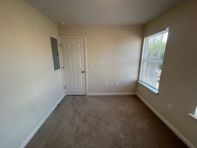 Building Photo - 168 Canal Pl Cir
