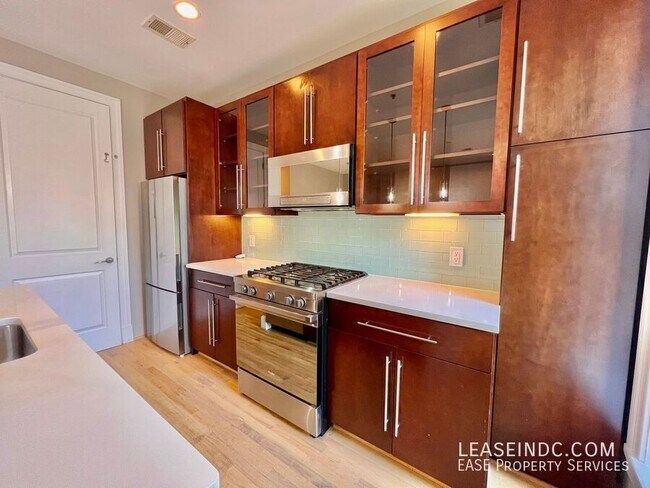 Building Photo - 444 M St NW