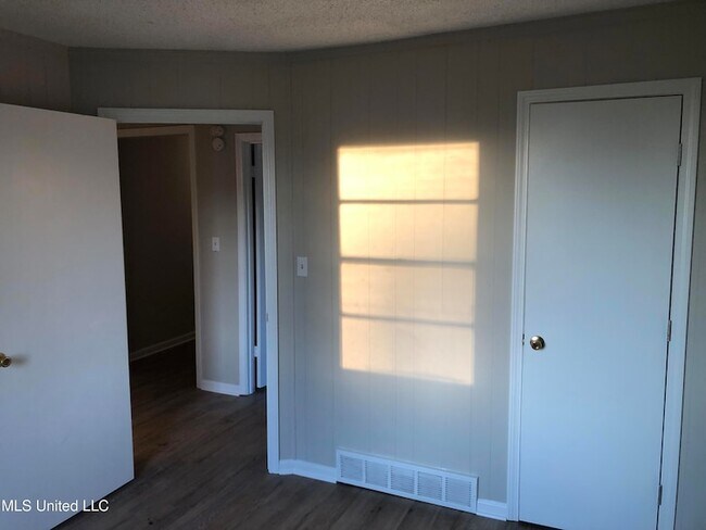 Building Photo - 940 Dougherty St