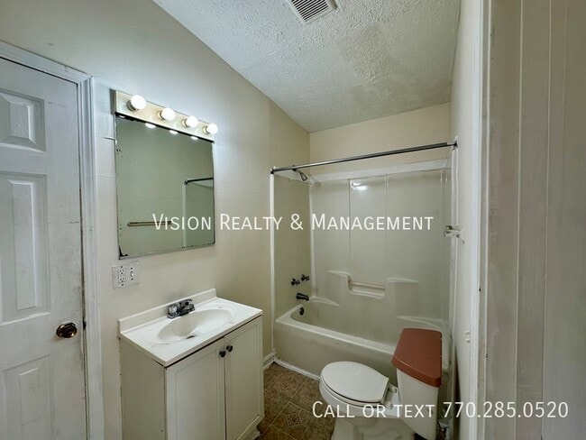 Building Photo - 909 Troup St