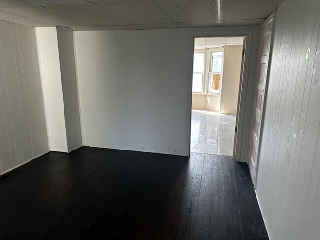 Building Photo - 3 bedroom 1 bathroom York, PA