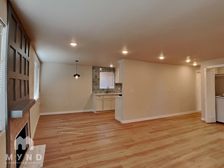 Building Photo - 4729 Delridge Wy SW