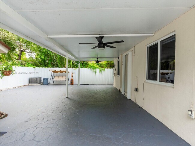 Building Photo - 33 NW 58th Ct