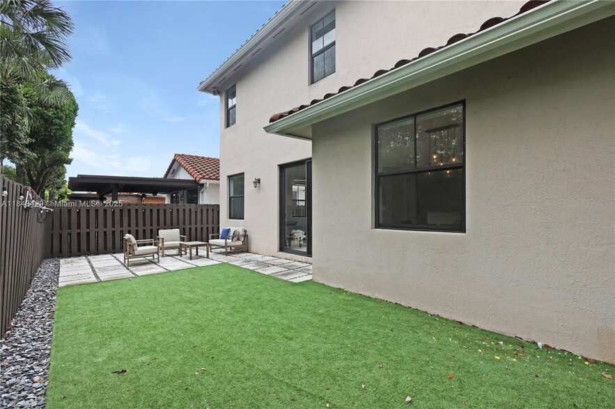 Building Photo - 9955 NW 10th Ter