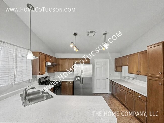 Building Photo - 12690 N Bandanna Way