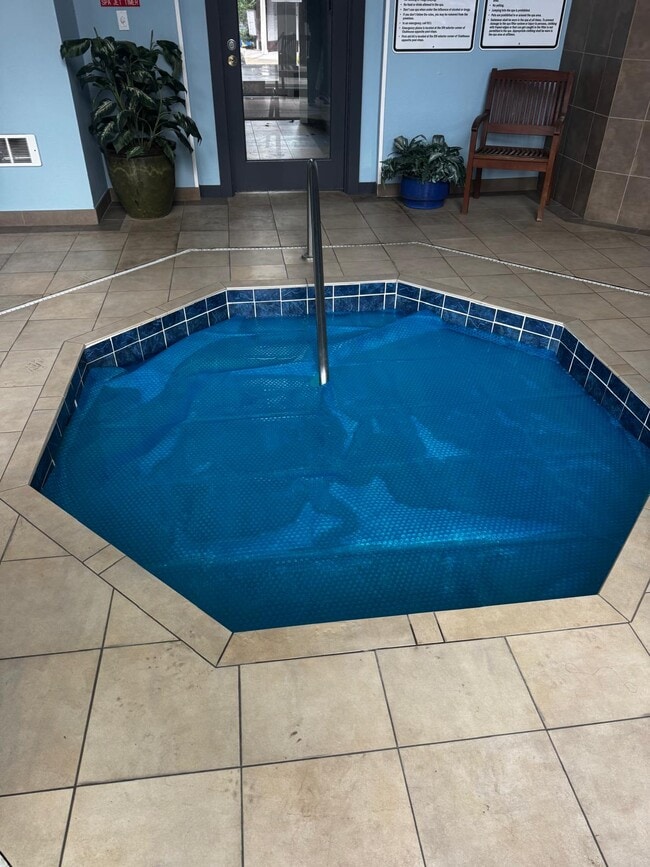 Building Photo - 300 N 130th St