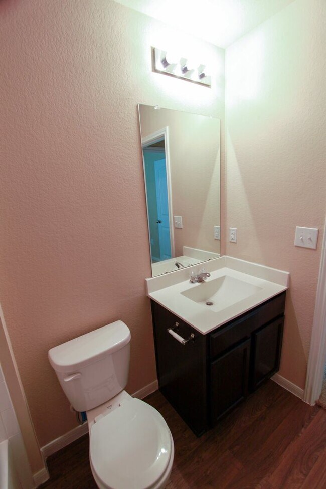 Building Photo - Charming 3-bedroom, 2-bath home in Briarcreek