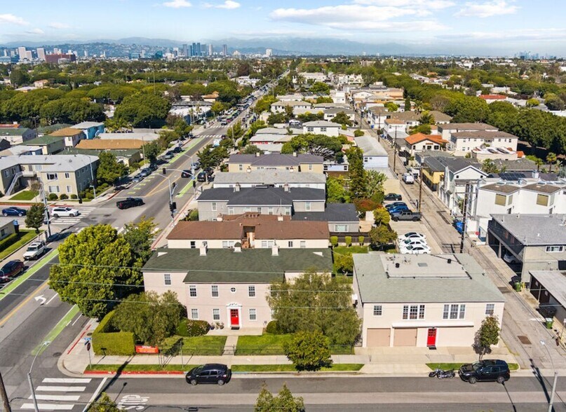 Interior Photo - 1802 Ocean Park Blvd