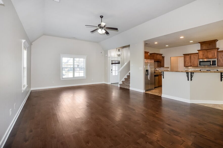 Building Photo - 2674 Champion Hills Dr