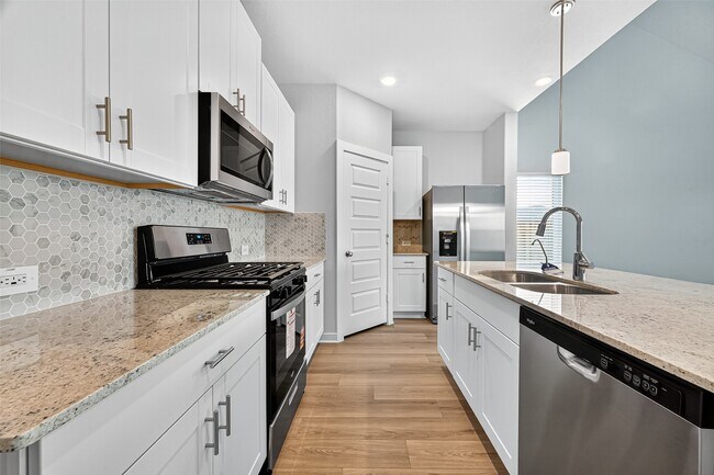 Building Photo - 3050 Marble Wy