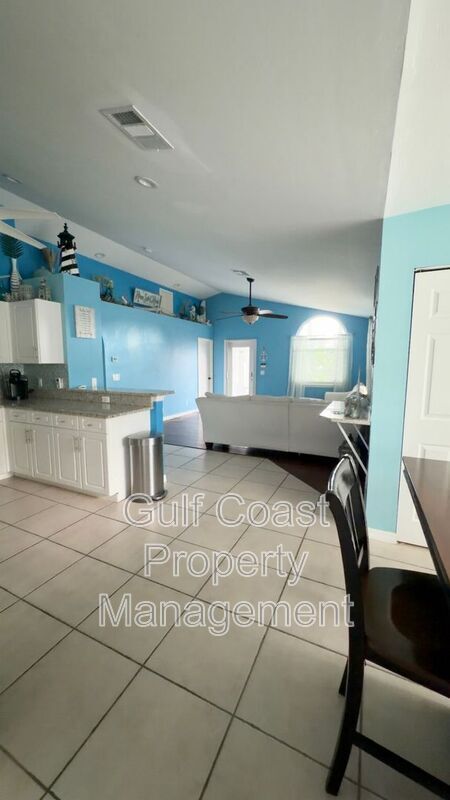 Building Photo - 11652 Pawley Ave