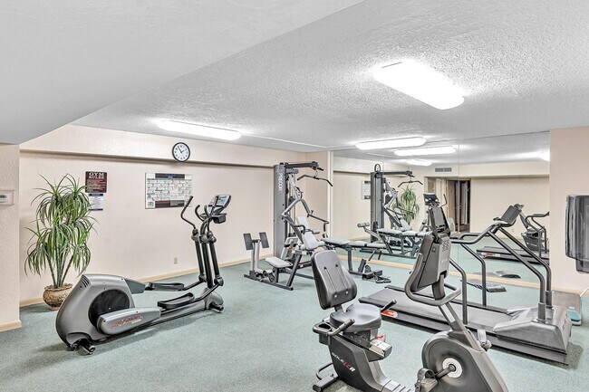 Building Photo - 525 N Ocean Blvd