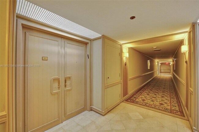 Building Photo - 20281 E Country Club Dr