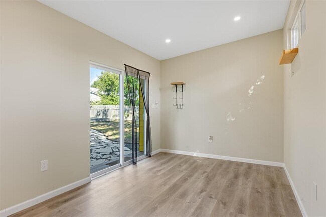 Building Photo - 7718 Croftwood Dr