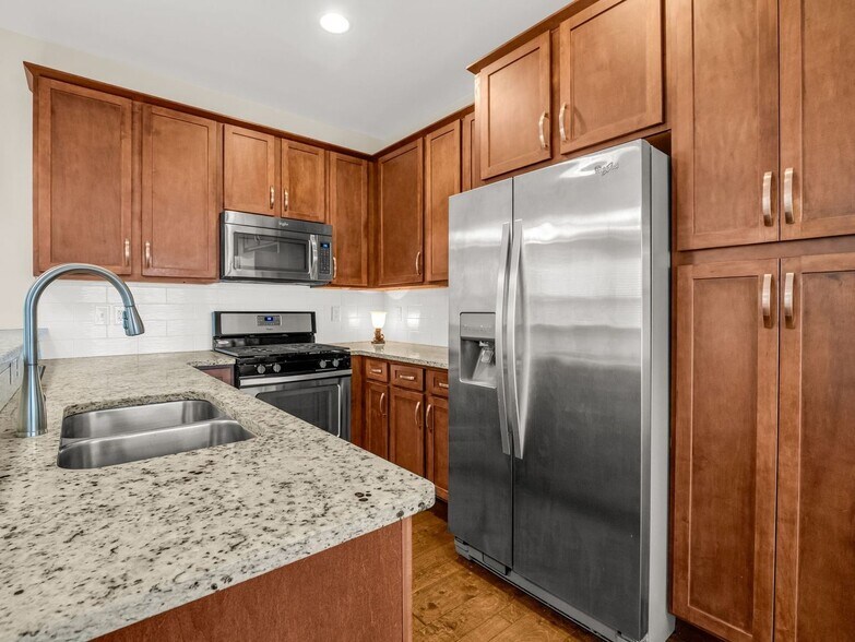 Building Photo - 19 Tudor Way