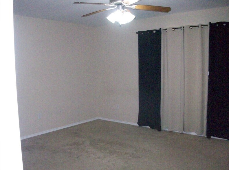 Building Photo - 409 Pargo Dr