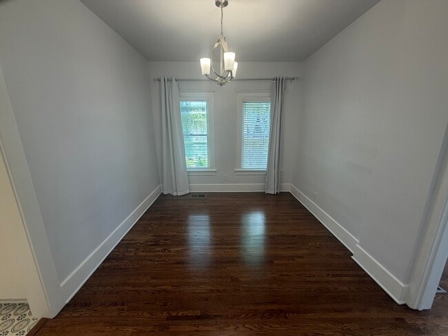 Breakfast Nook/Small Dining - 713 S Bronson Ave