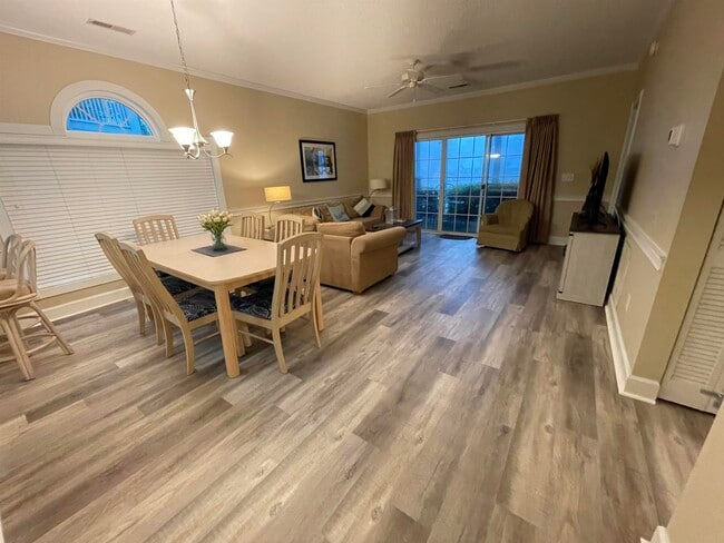 Building Photo - 702 Riverwalk Dr