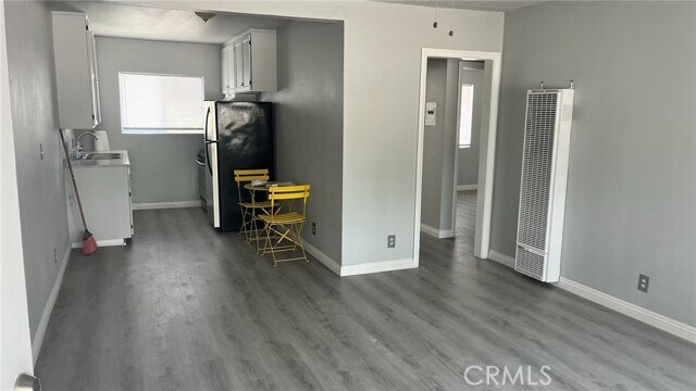 Primary Photo - 1194 W 39th St