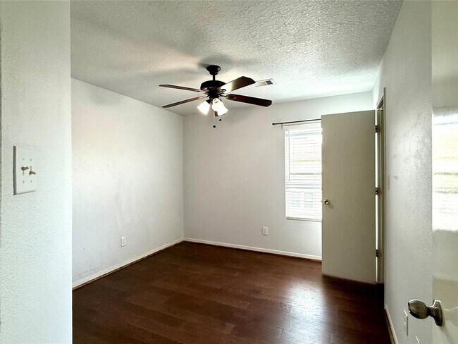 Building Photo - 5023 Natchez Ridge Ct