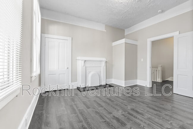 Building Photo - 508 W 42nd St