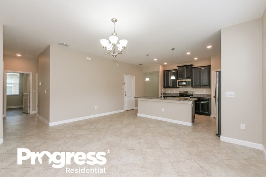 Building Photo - 14279 Blue Dasher Dr