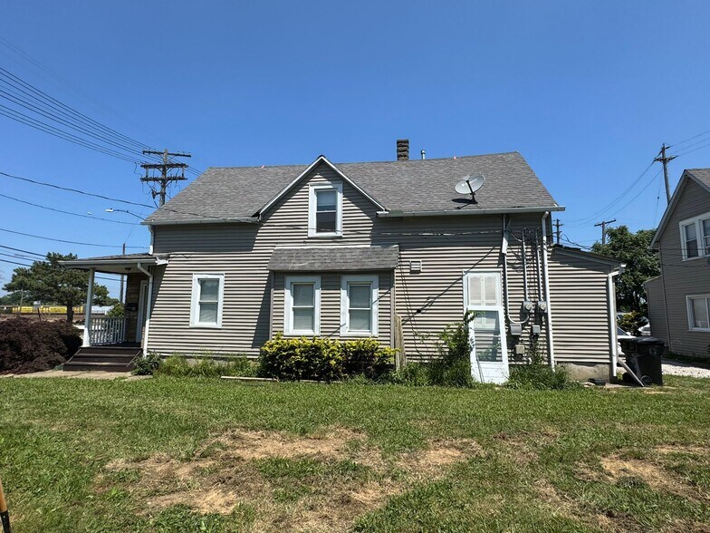 Building Photo - 3153 W 106th St
