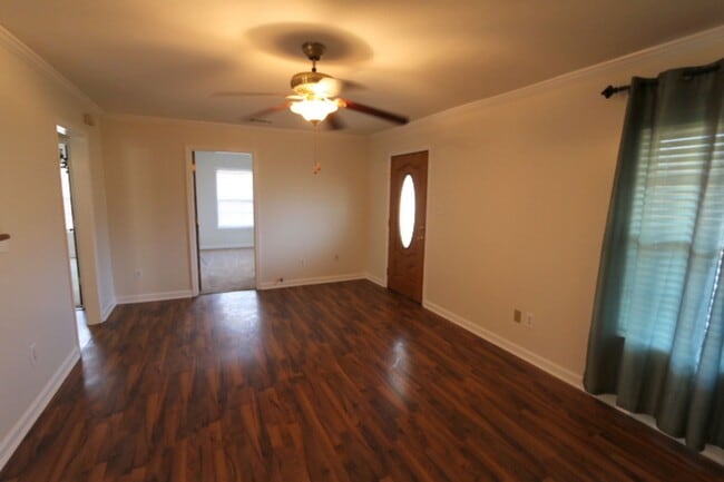 Building Photo - Quiet and Peaceful In the Country