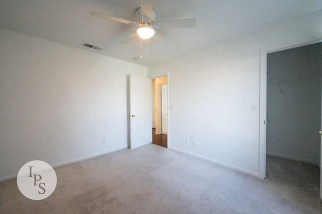Building Photo - Fresno Westside Home, 3BR/2BA, Built 2002 ...