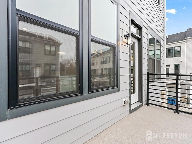 Building Photo - 715 Parker Blvd