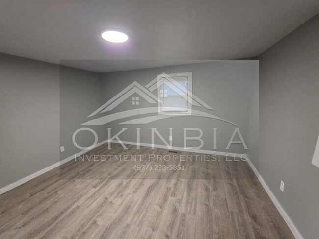 Building Photo - 323 Verona Rd